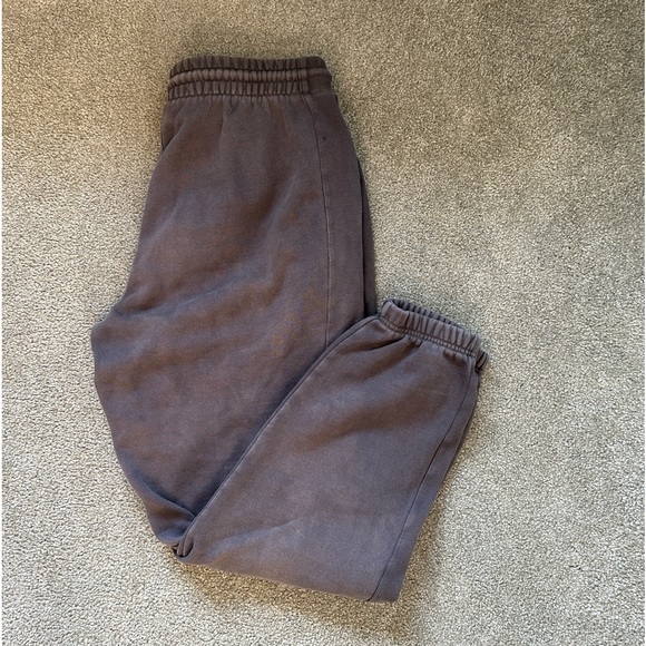 Aritzia Boyfriend Sweatpants - Picture 1 of 6